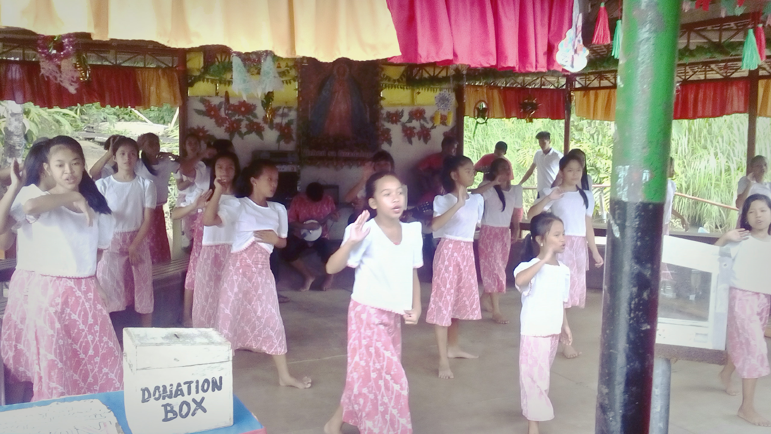 bohol-local-folk-dancers